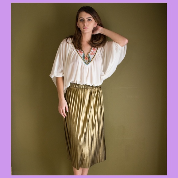 GLAM WHITE BOHO TOP ⚰️🕊 - Picture 2 of 3